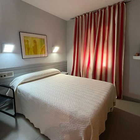 Hotel Fidalgo Каламоча Екстериор снимка
