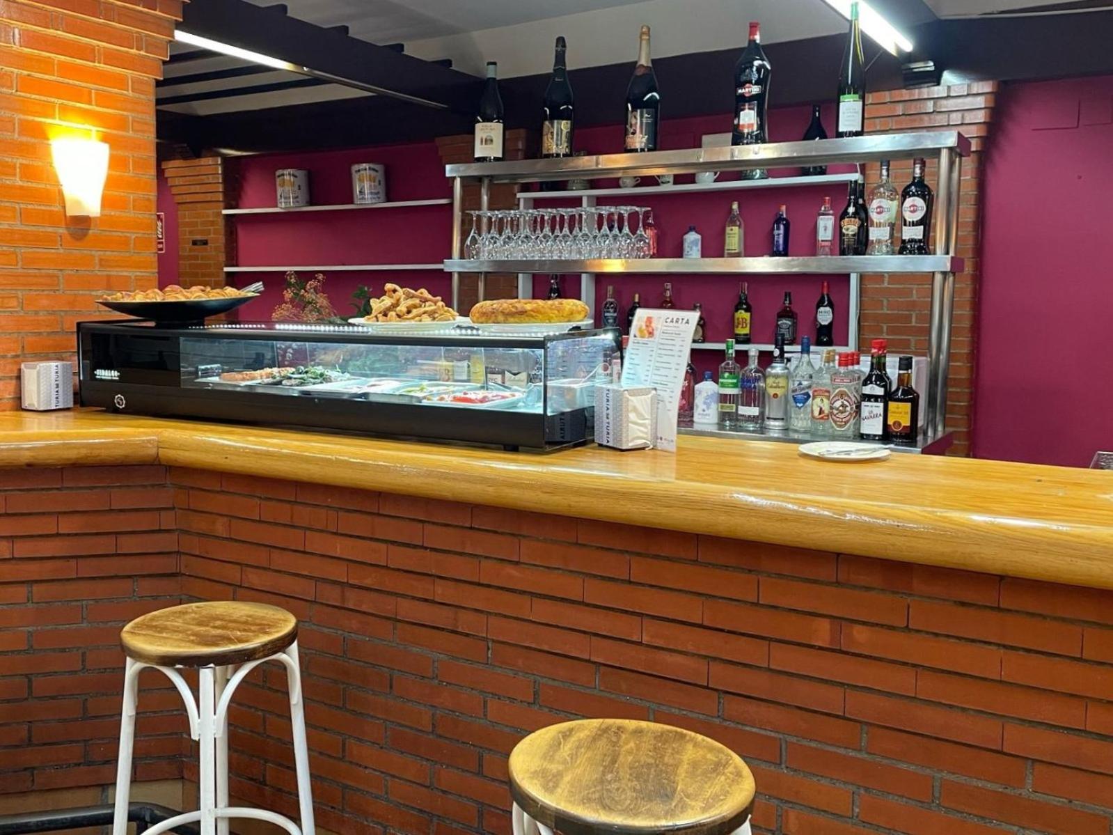 Hotel Fidalgo Каламоча Екстериор снимка