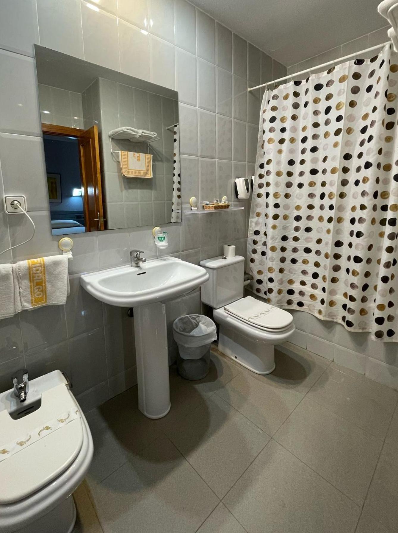 Hotel Fidalgo Каламоча Екстериор снимка