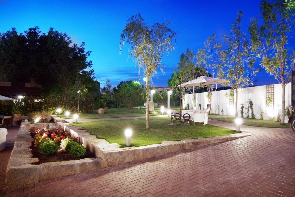 Hotel Fidalgo Каламоча Екстериор снимка
