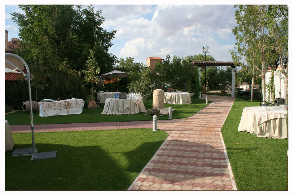 Hotel Fidalgo Каламоча Екстериор снимка