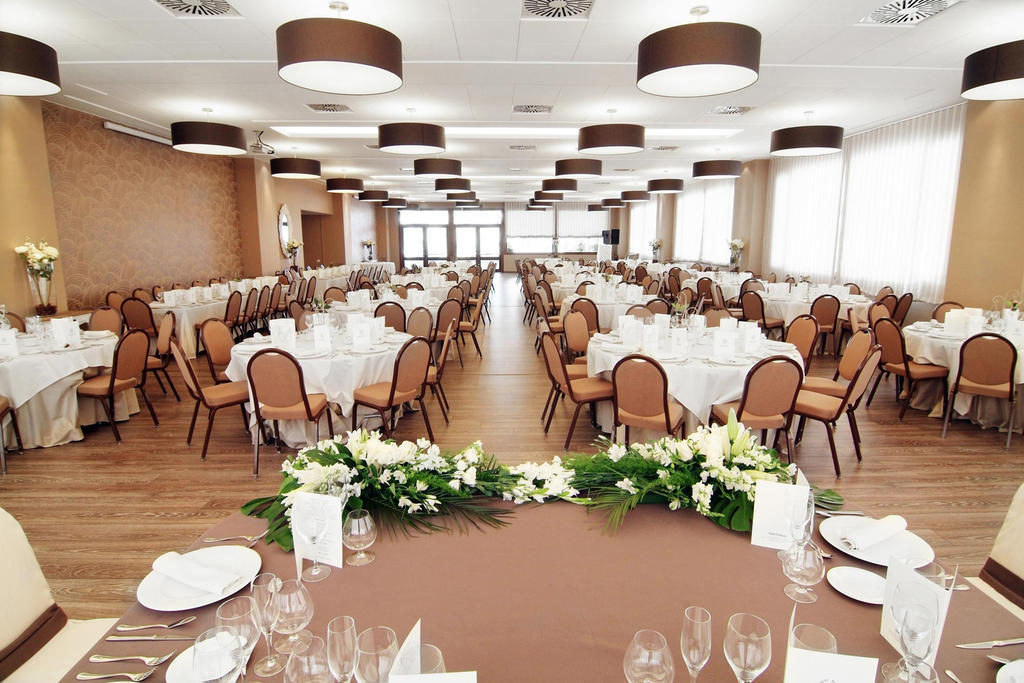 Hotel Fidalgo Каламоча Екстериор снимка