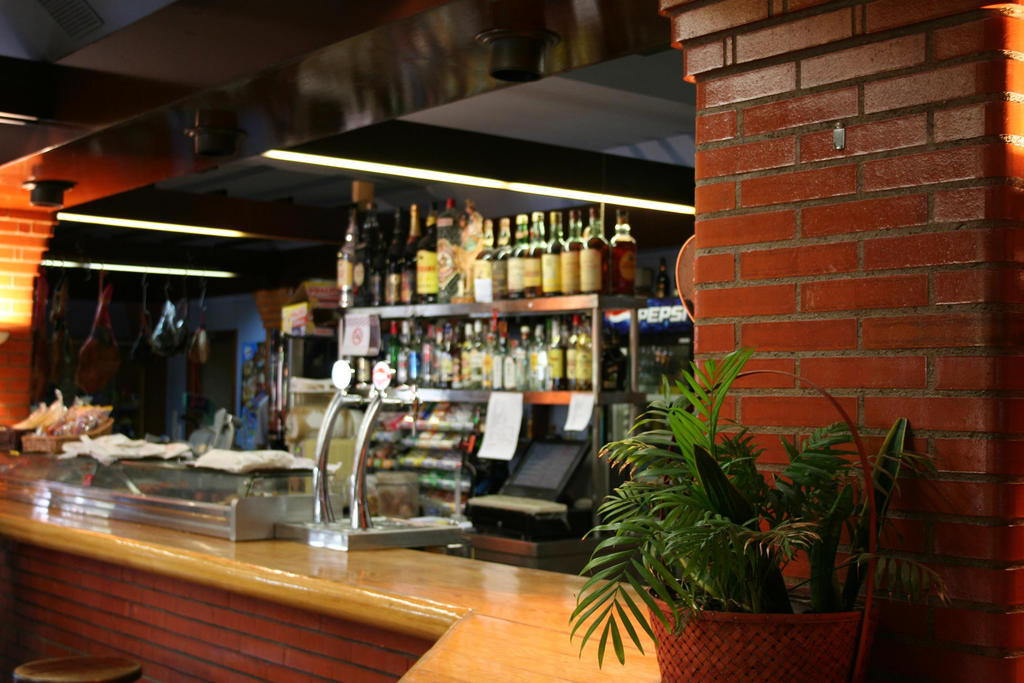 Hotel Fidalgo Каламоча Екстериор снимка
