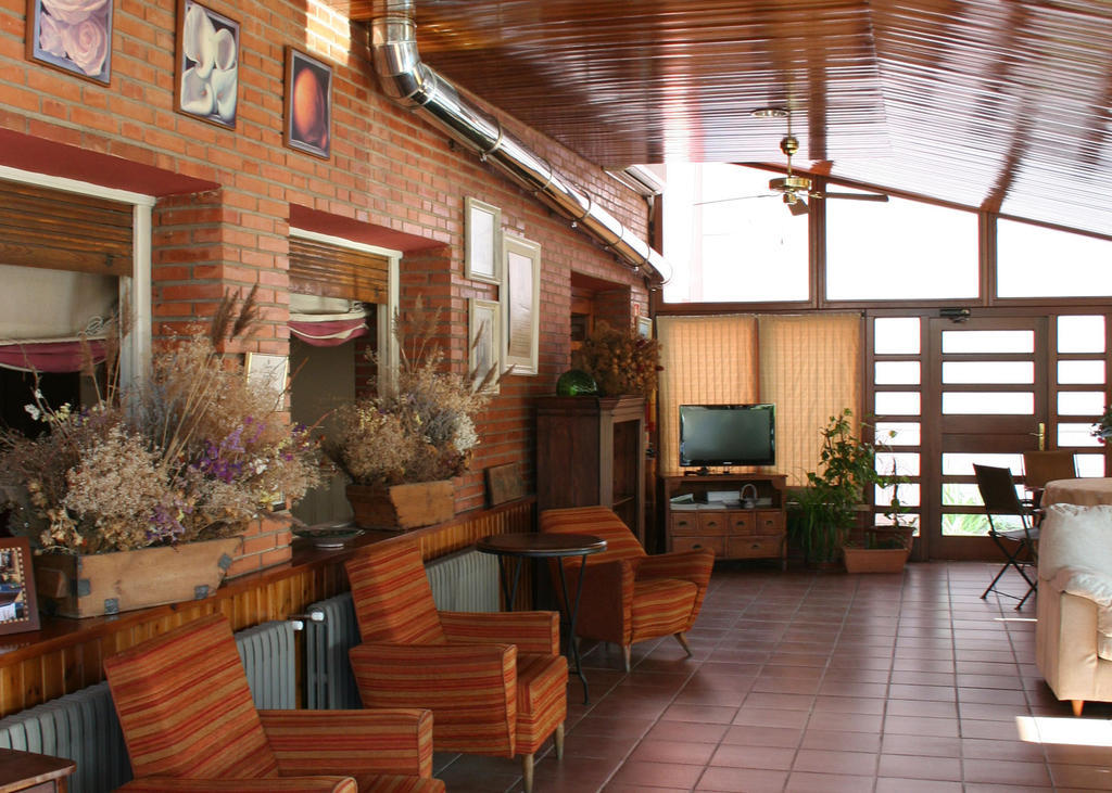 Hotel Fidalgo Каламоча Екстериор снимка