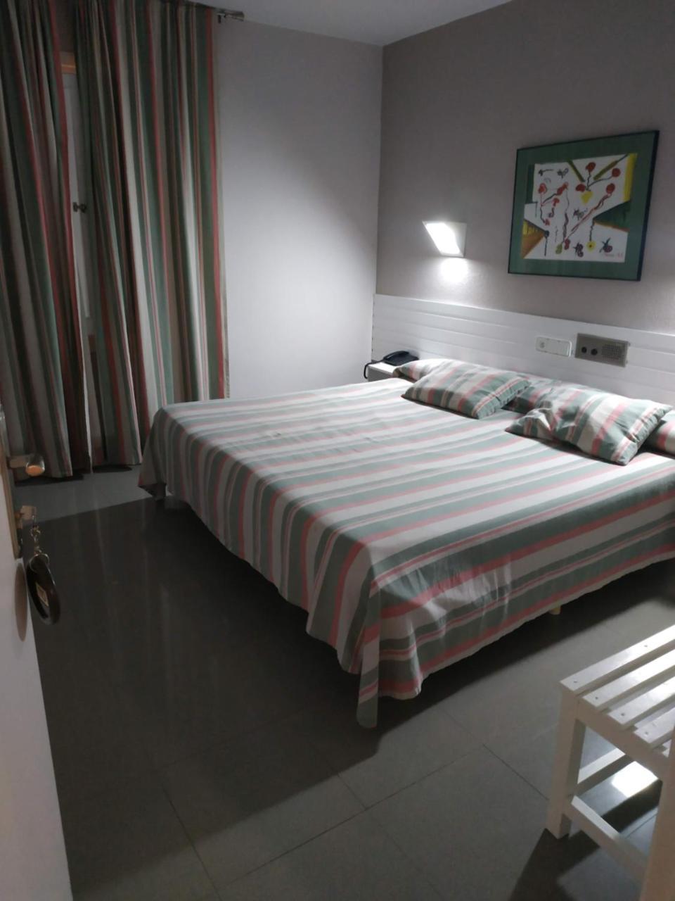 Hotel Fidalgo Каламоча Екстериор снимка