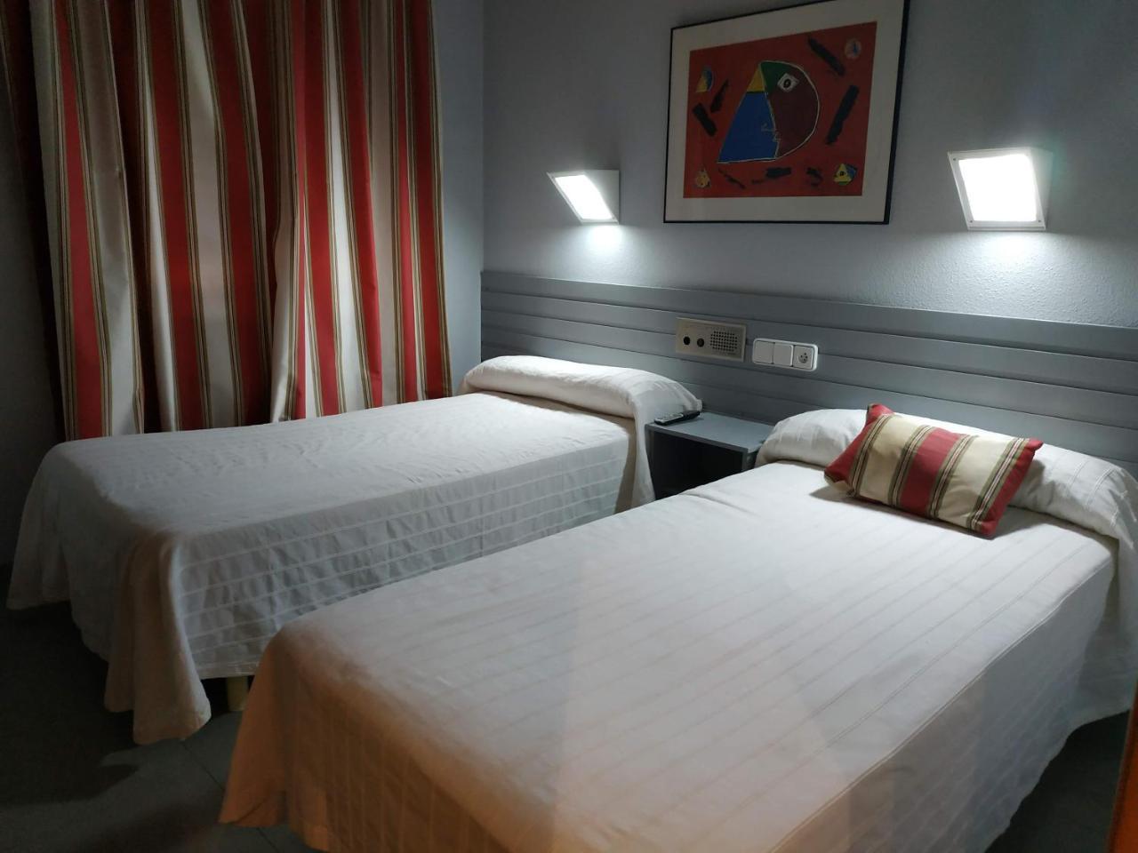 Hotel Fidalgo Каламоча Екстериор снимка